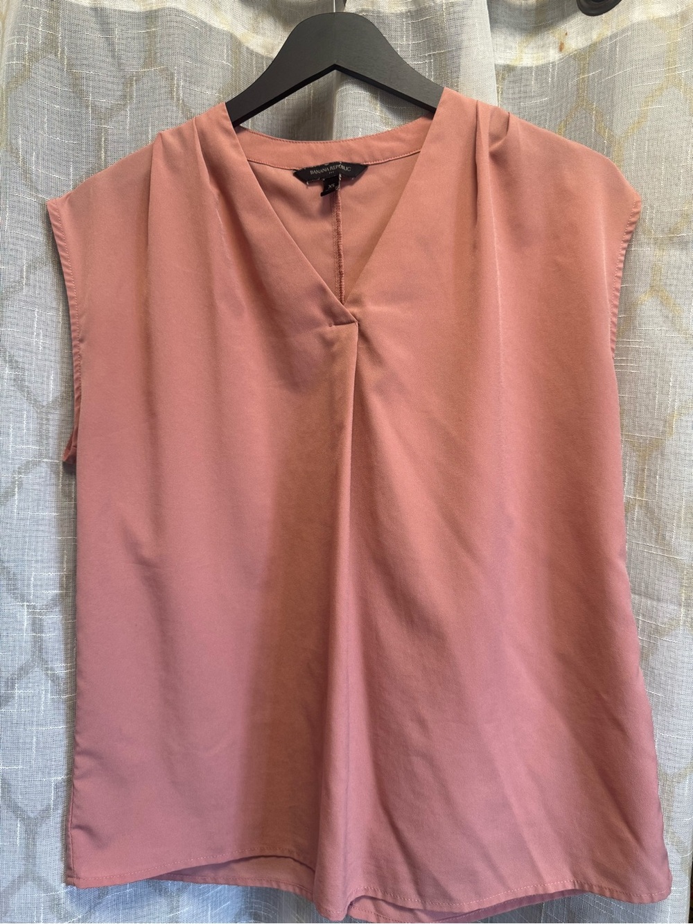 Amanda & Chelsea Dusty Mauve V-Neck Sleeveless Top